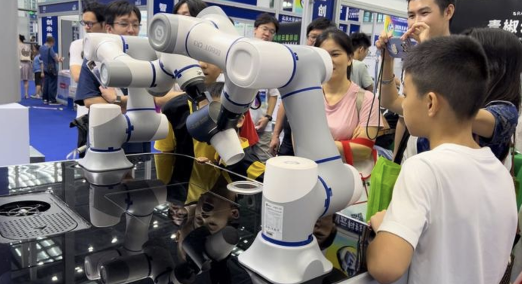 尊龙凯时拓展深圳中小学人工智能教育新时代 尊龙凯时拓展深圳中小学人工智能教育新时代